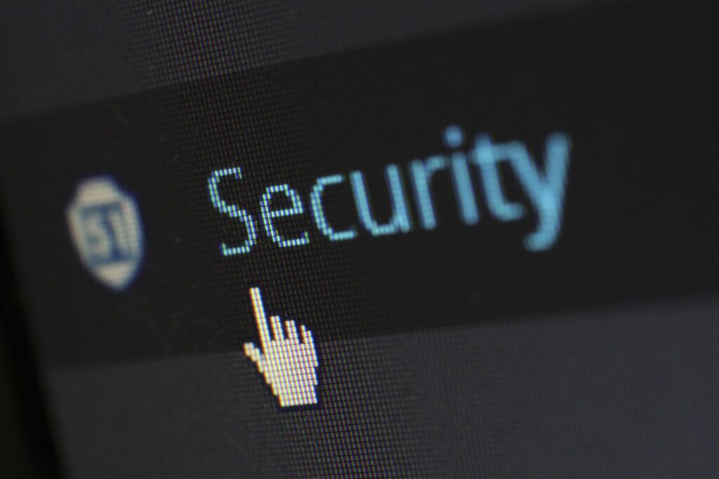 Pesquisa sobre ferramentas para monitoramento de indicadores de segurança na internet.