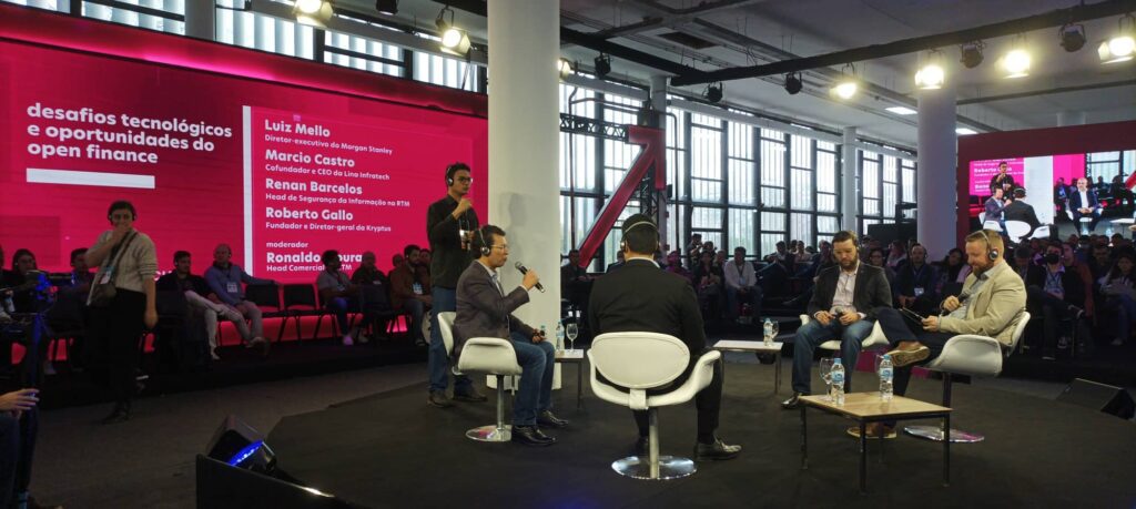 Painel Desafios tecnológicos e oportunidades do Open Finance apresentado pela RTM no Febraban Tech 2022.